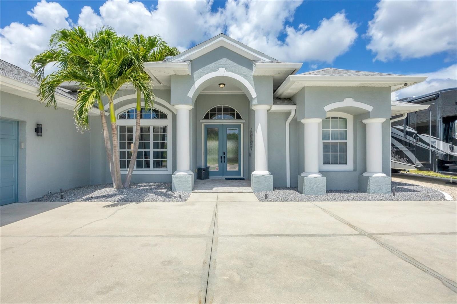 Image 3 of 87 For 15674 Applewhite Circle