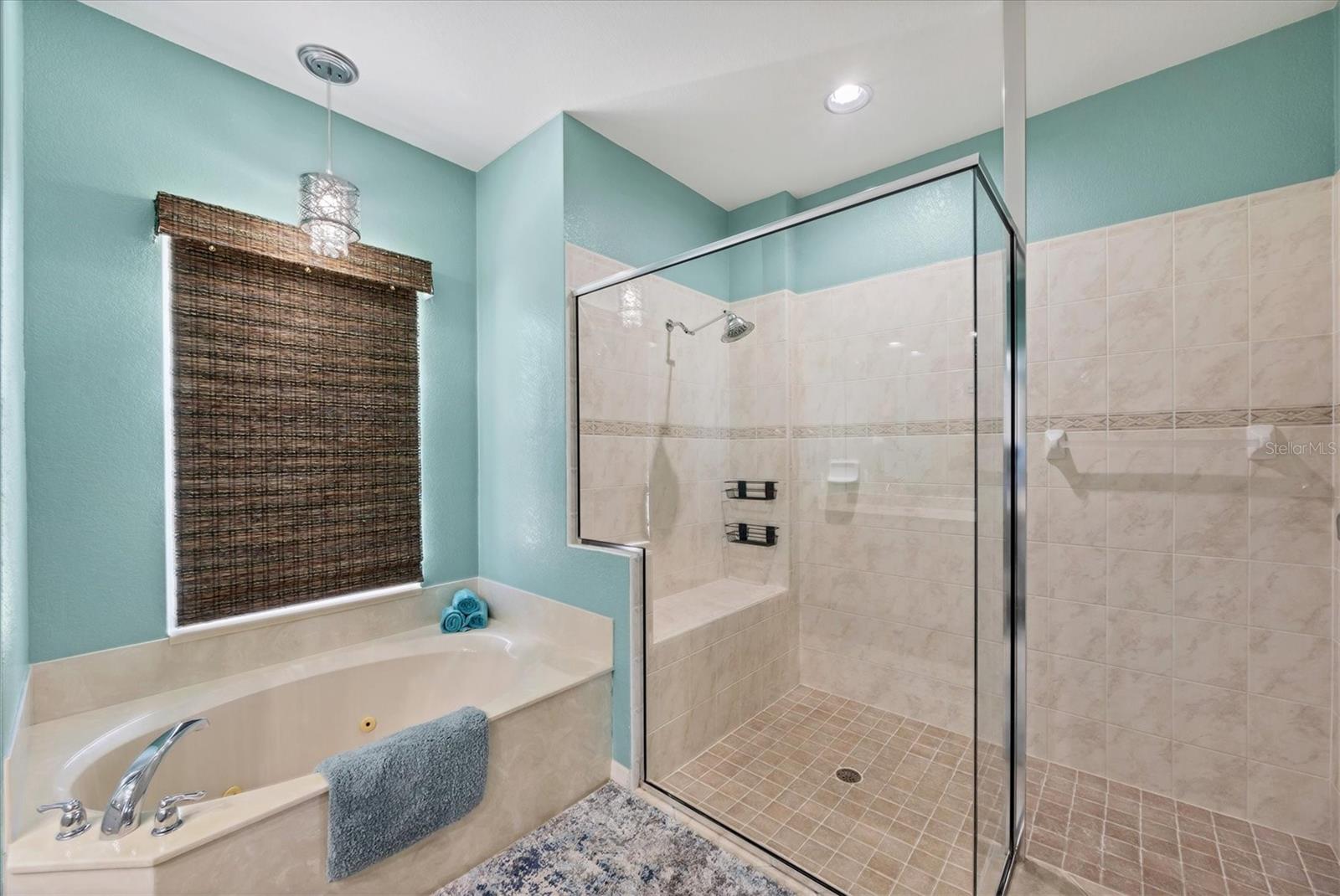 Image 38 of 87 For 15674 Applewhite Circle