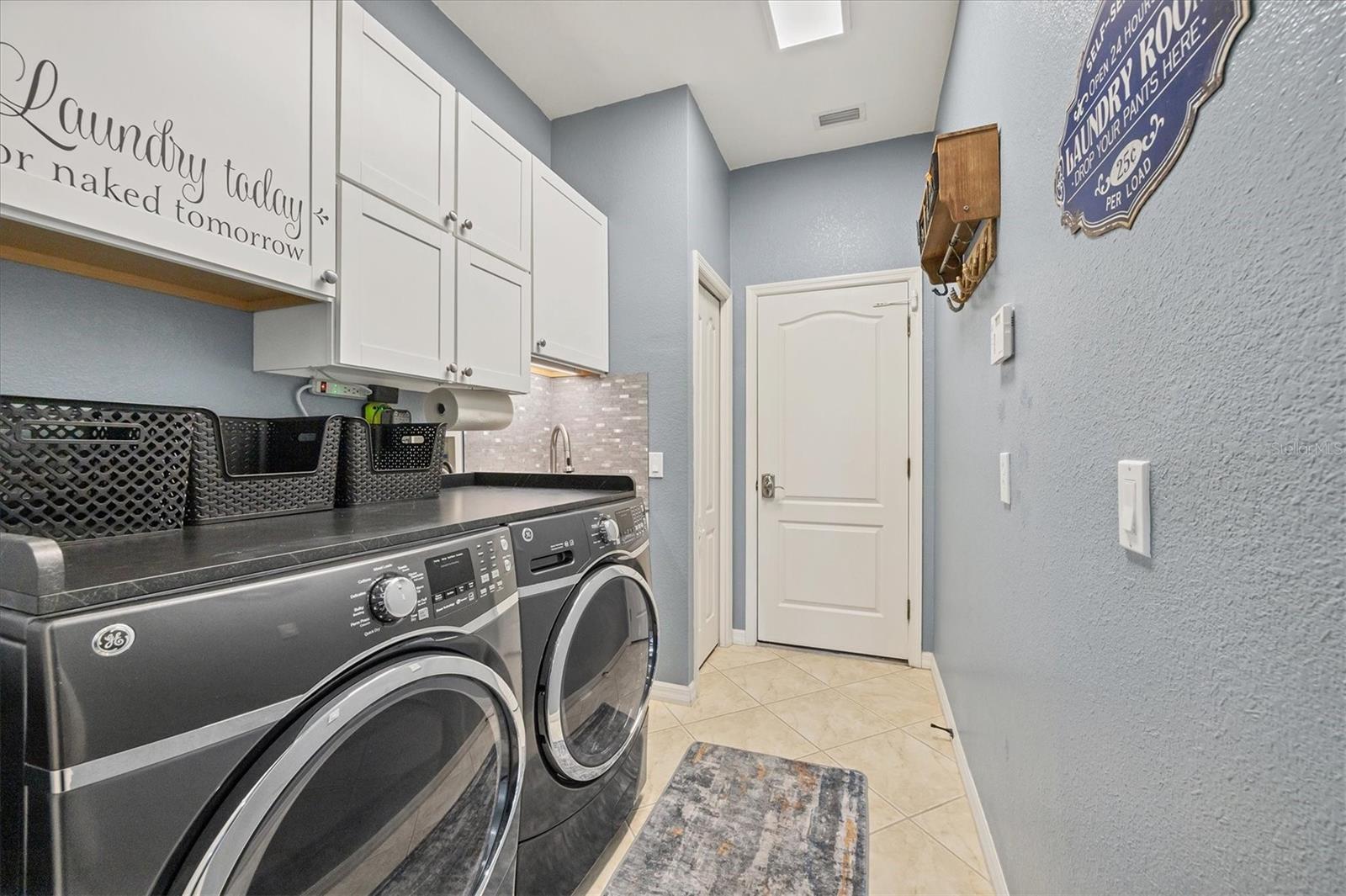 Image 50 of 87 For 15674 Applewhite Circle