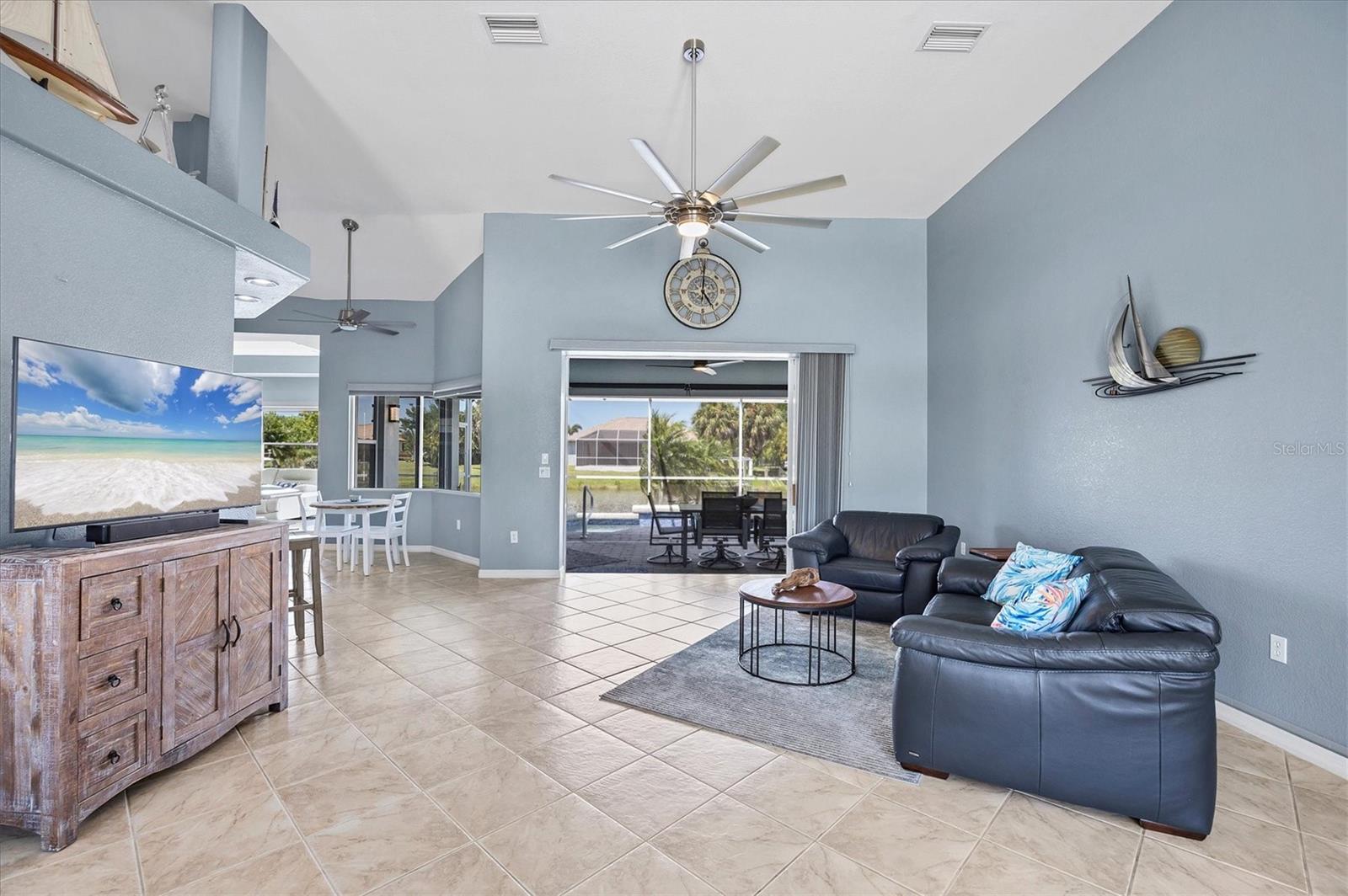 Image 7 of 87 For 15674 Applewhite Circle