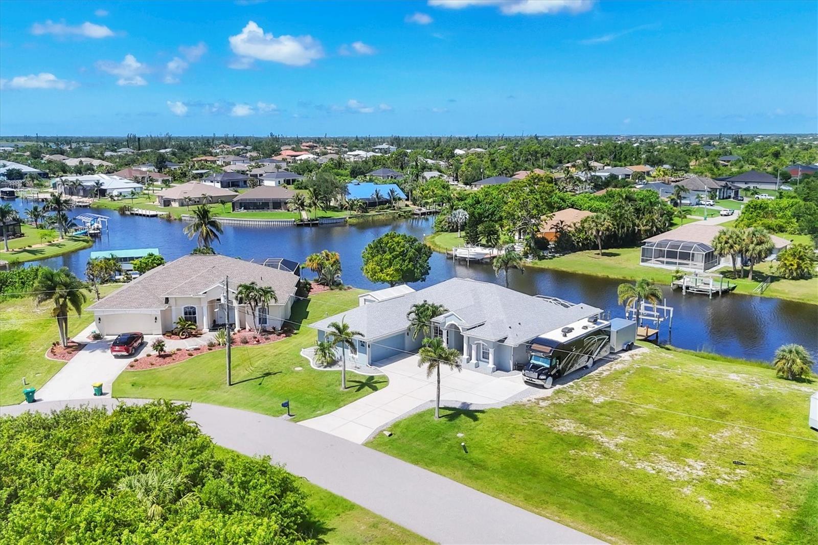 Image 70 of 87 For 15674 Applewhite Circle