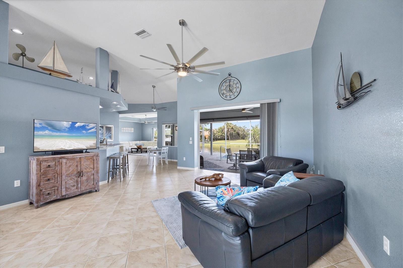Image 8 of 87 For 15674 Applewhite Circle
