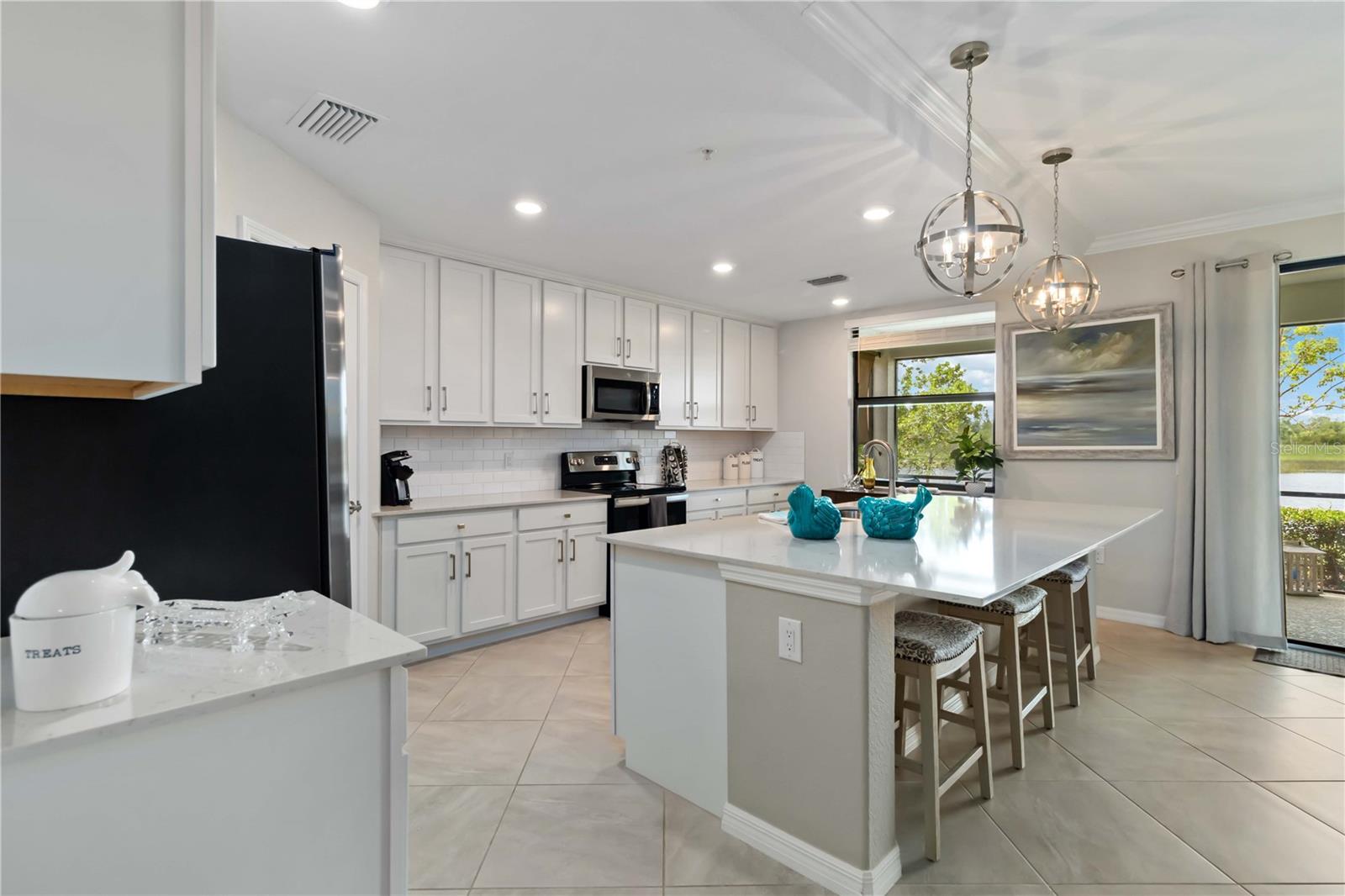 Image 11 of 96 For 10805 Tarflower Drive 101