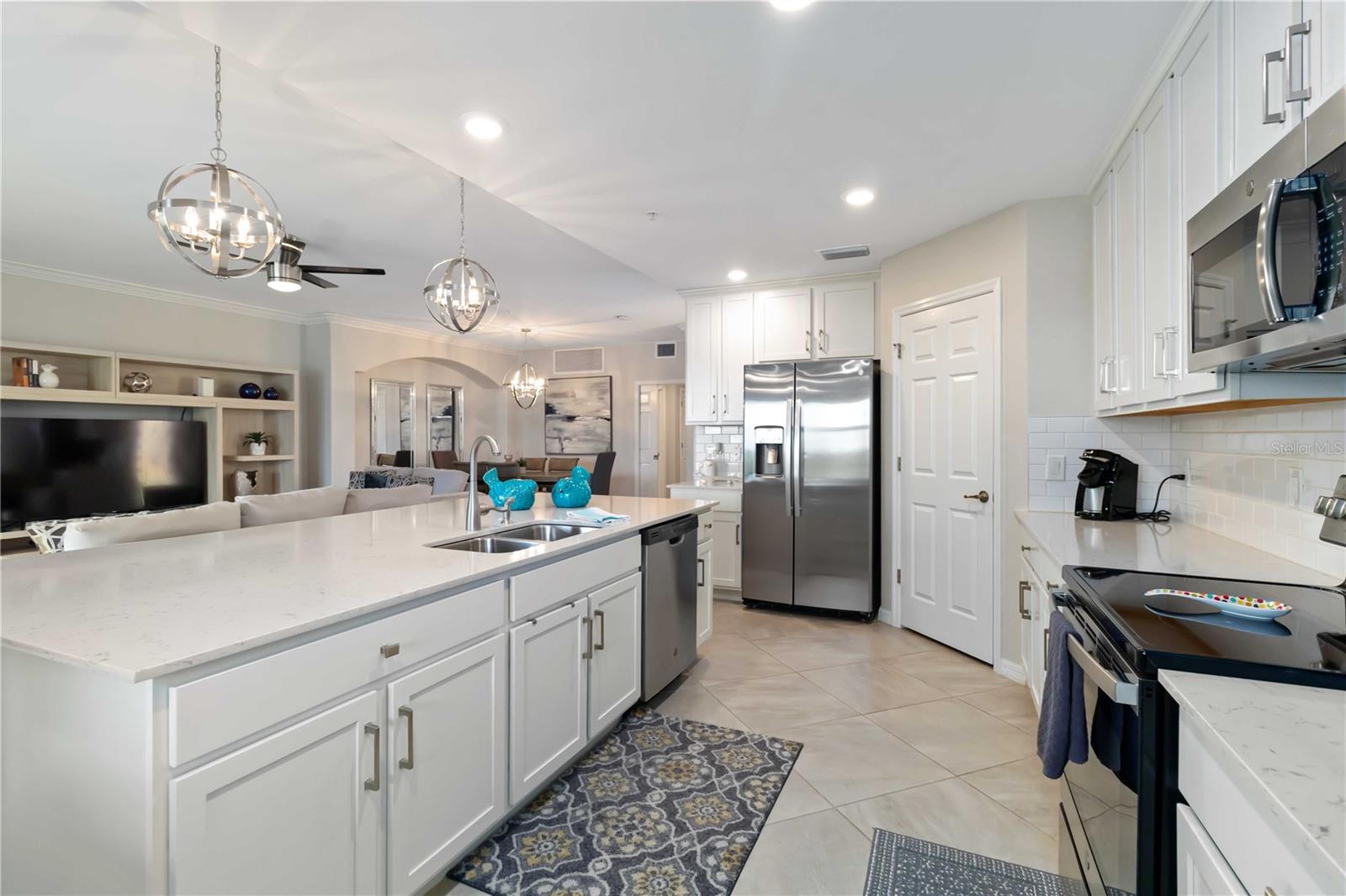 Image 14 of 96 For 10805 Tarflower Drive 101