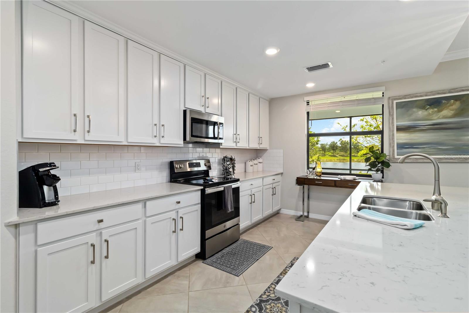 Image 17 of 96 For 10805 Tarflower Drive 101
