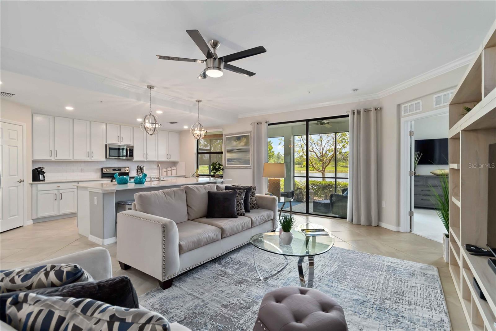 Image 19 of 96 For 10805 Tarflower Drive 101