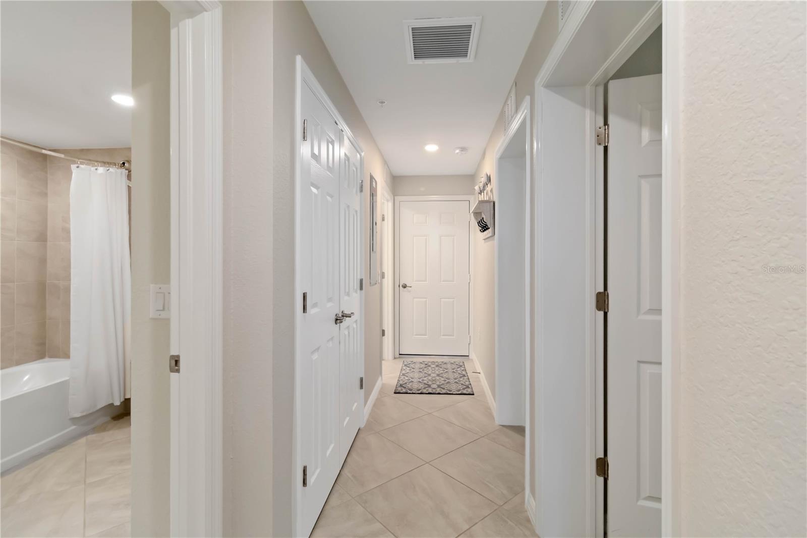 Image 29 of 96 For 10805 Tarflower Drive 101