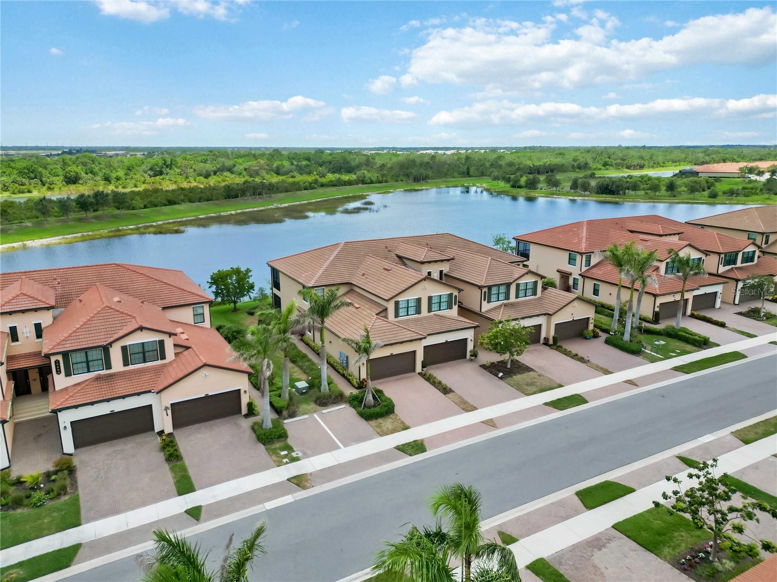 Image 52 of 96 For 10805 Tarflower Drive 101