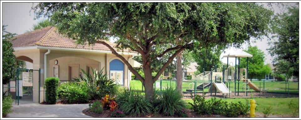 Image 25 of 27 For 2803 Suncoast Lakes Boulevard