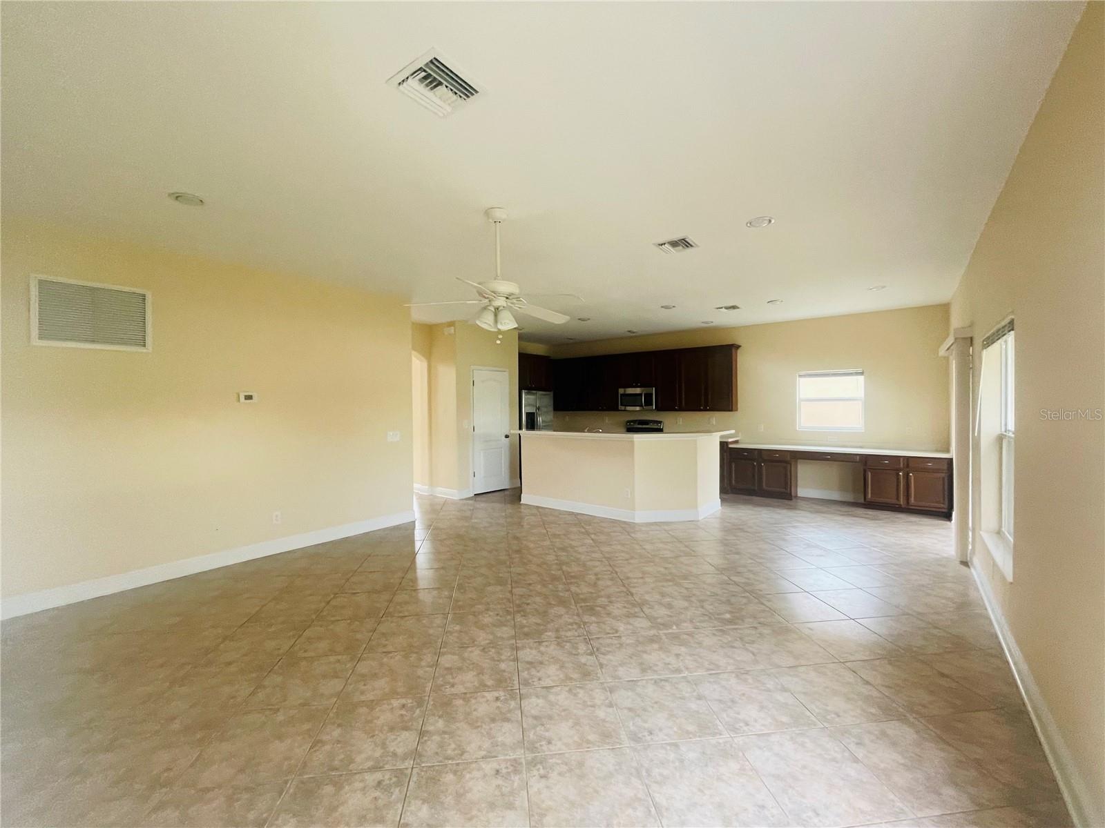 Image 4 of 27 For 2803 Suncoast Lakes Boulevard