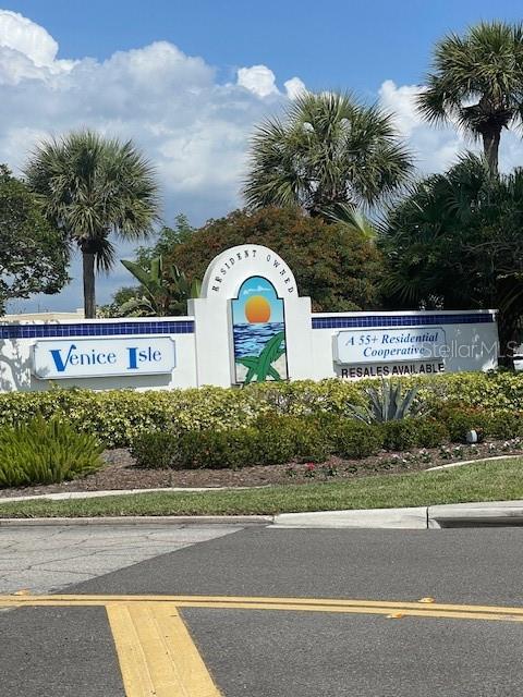 Image 2 of 24 For 706 Roma Road