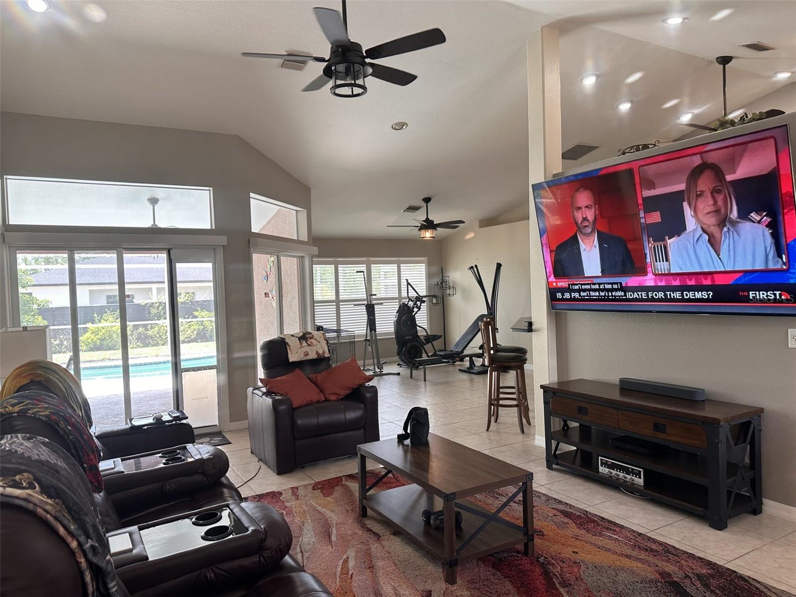 Image 7 of 19 For 11369 Reinhardt Avenue