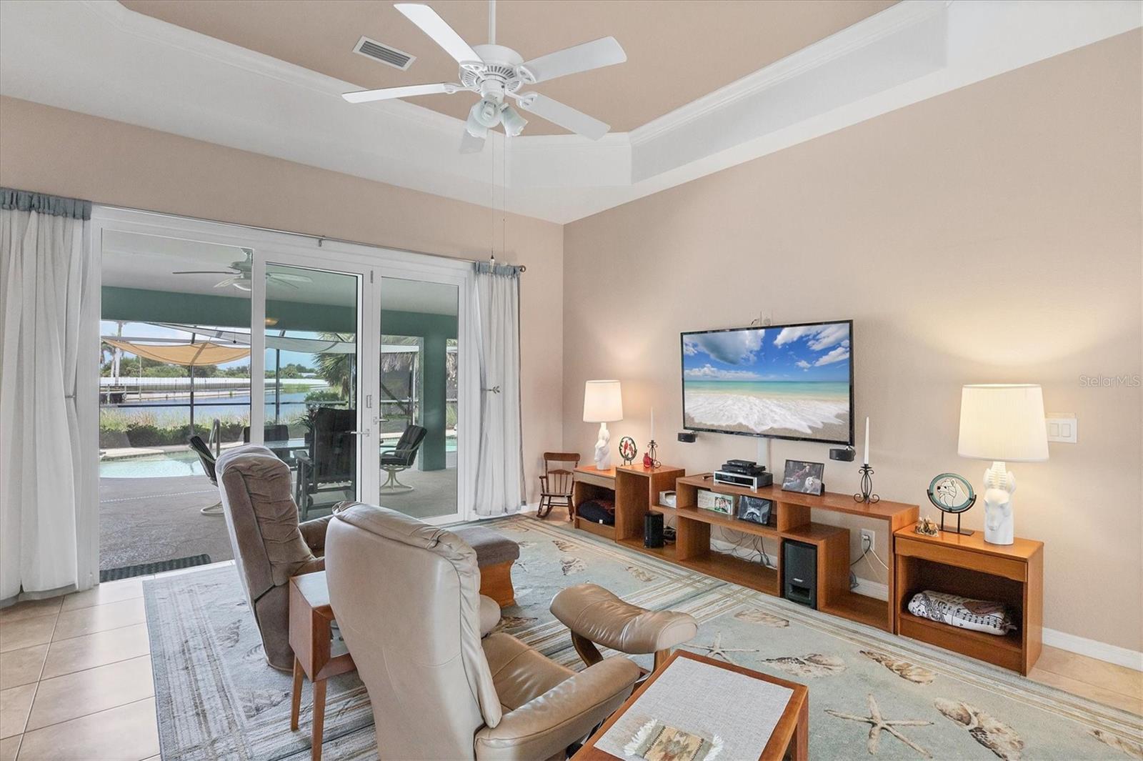 Image 10 of 72 For 9944 Winnipeg Street