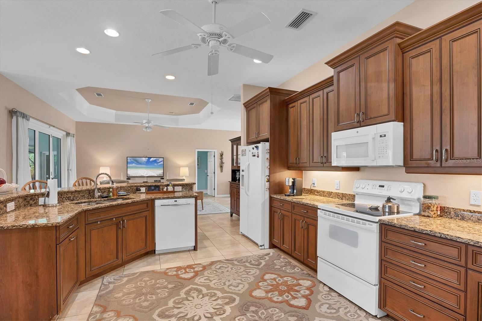 Image 15 of 72 For 9944 Winnipeg Street