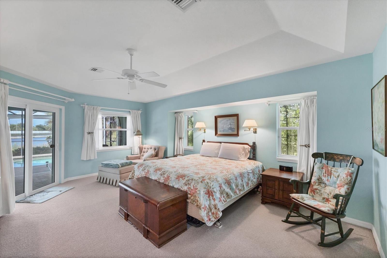 Image 21 of 72 For 9944 Winnipeg Street