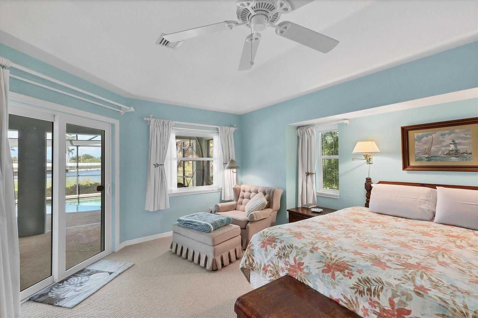 Image 23 of 72 For 9944 Winnipeg Street