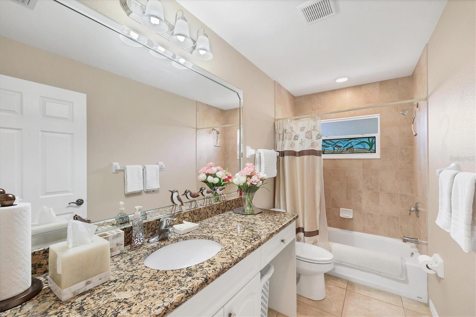 Image 29 of 72 For 9944 Winnipeg Street