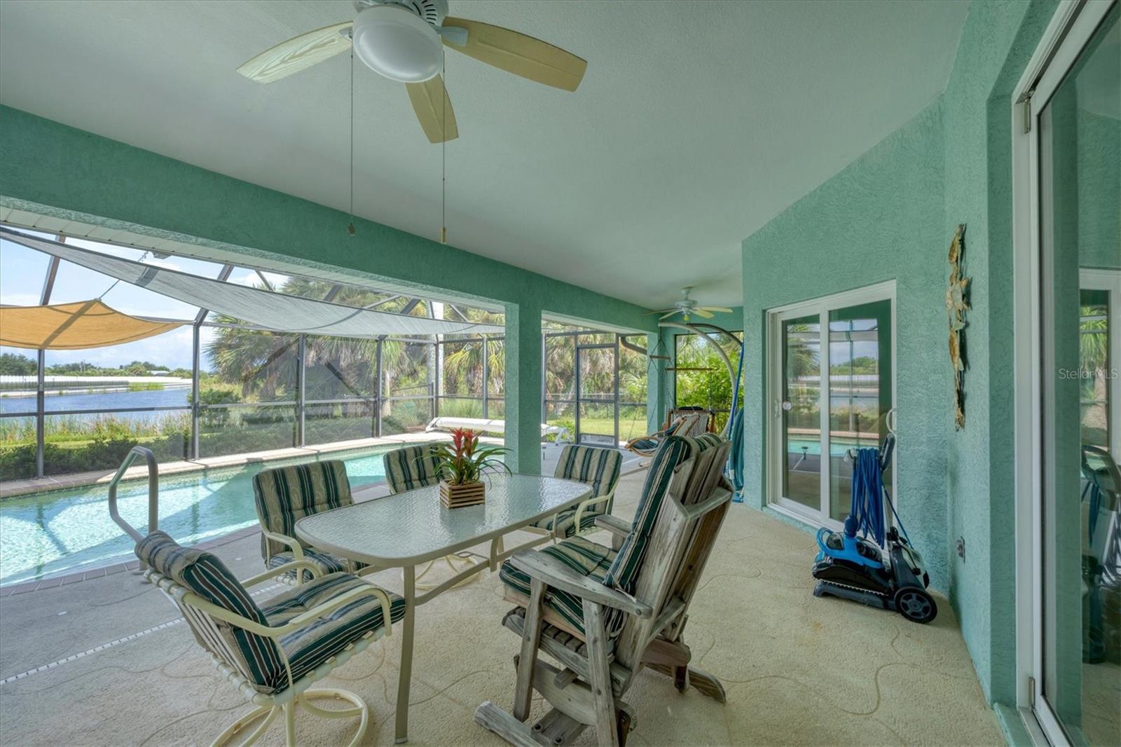 Image 33 of 72 For 9944 Winnipeg Street