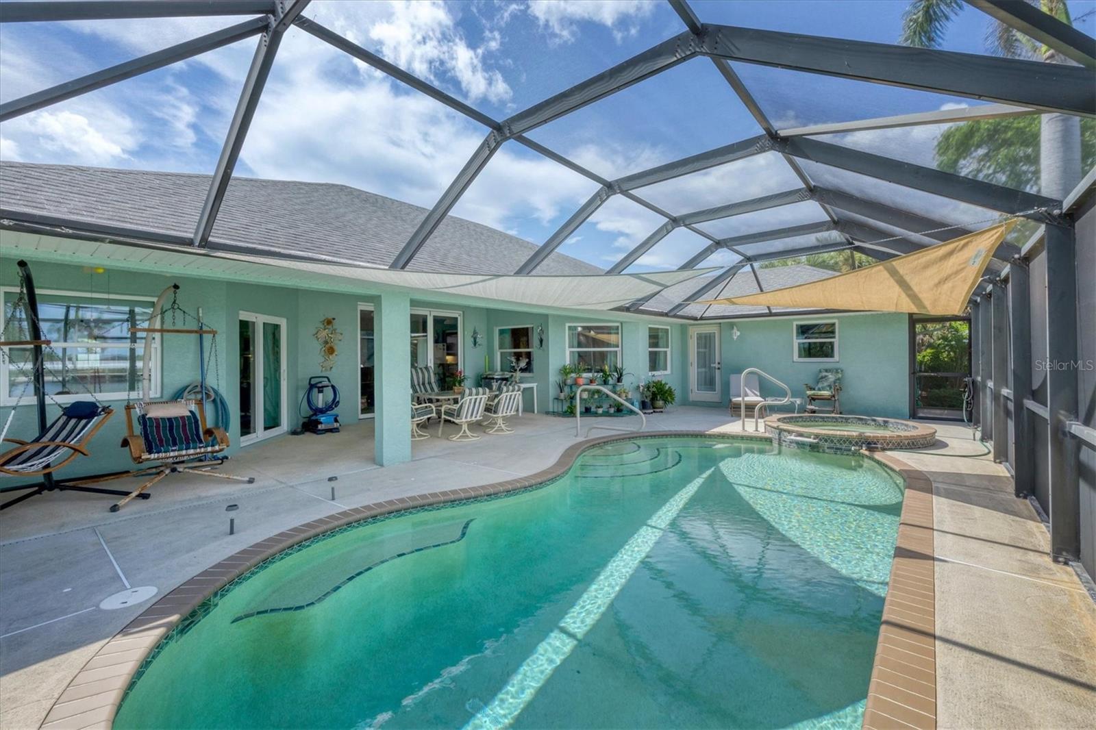 Image 36 of 72 For 9944 Winnipeg Street