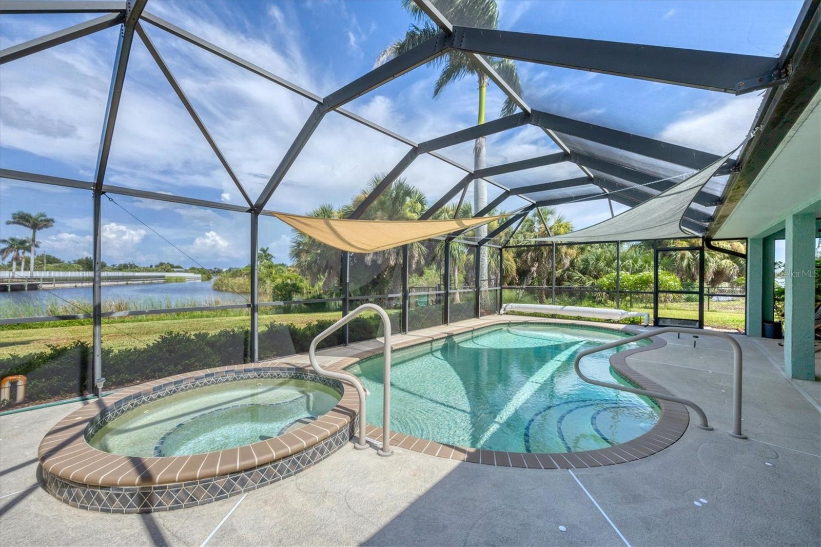 Image 38 of 72 For 9944 Winnipeg Street