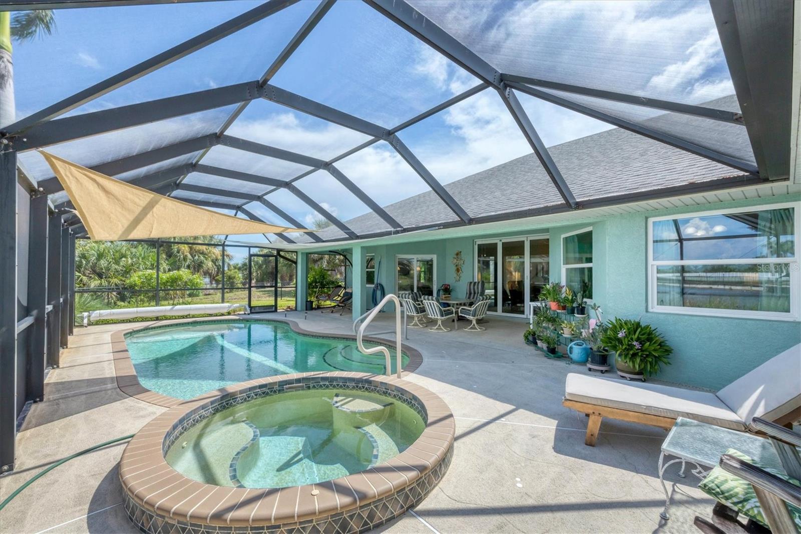 Image 39 of 72 For 9944 Winnipeg Street