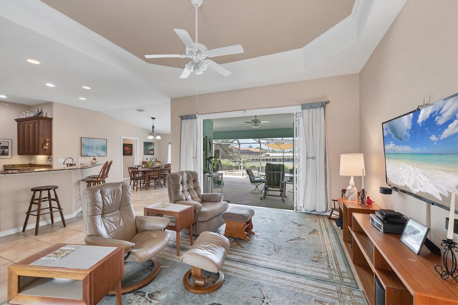 Image 8 of 72 For 9944 Winnipeg Street