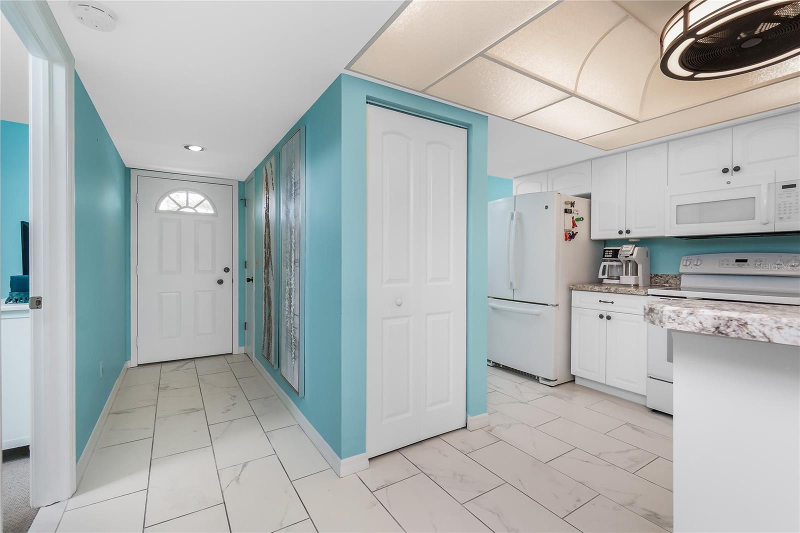 Image 16 of 43 For 6800 Placida Road 1007
