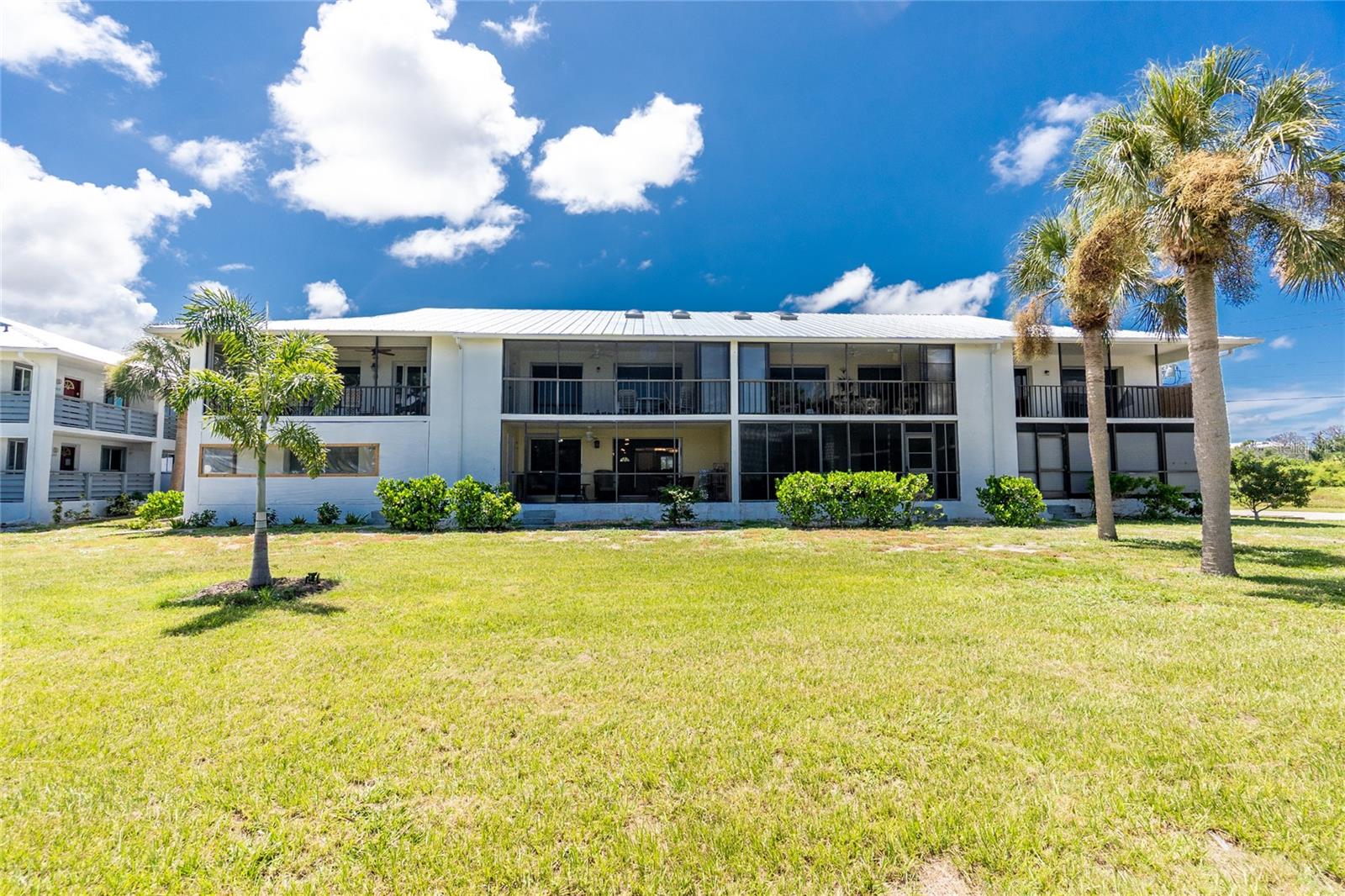 Image 25 of 43 For 6800 Placida Road 1007