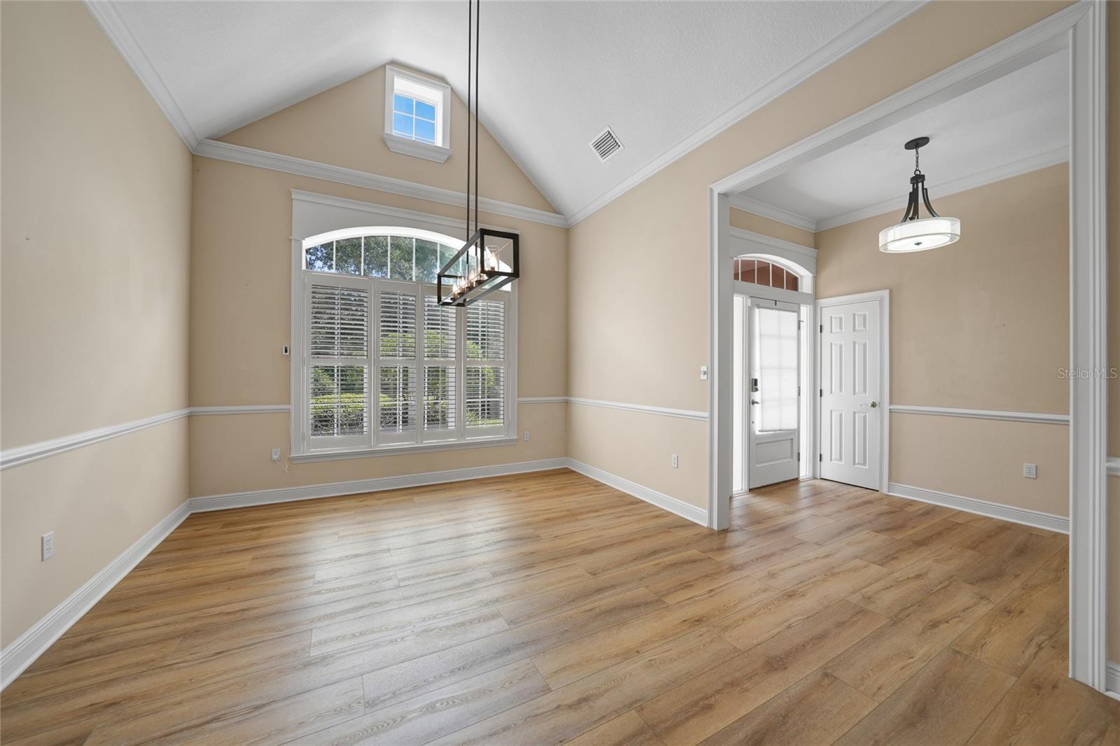 Image 13 of 55 For 11231 Thornton Avenue