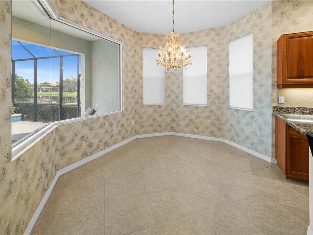 Image 12 of 61 For 3927 Whispering Oaks Drive