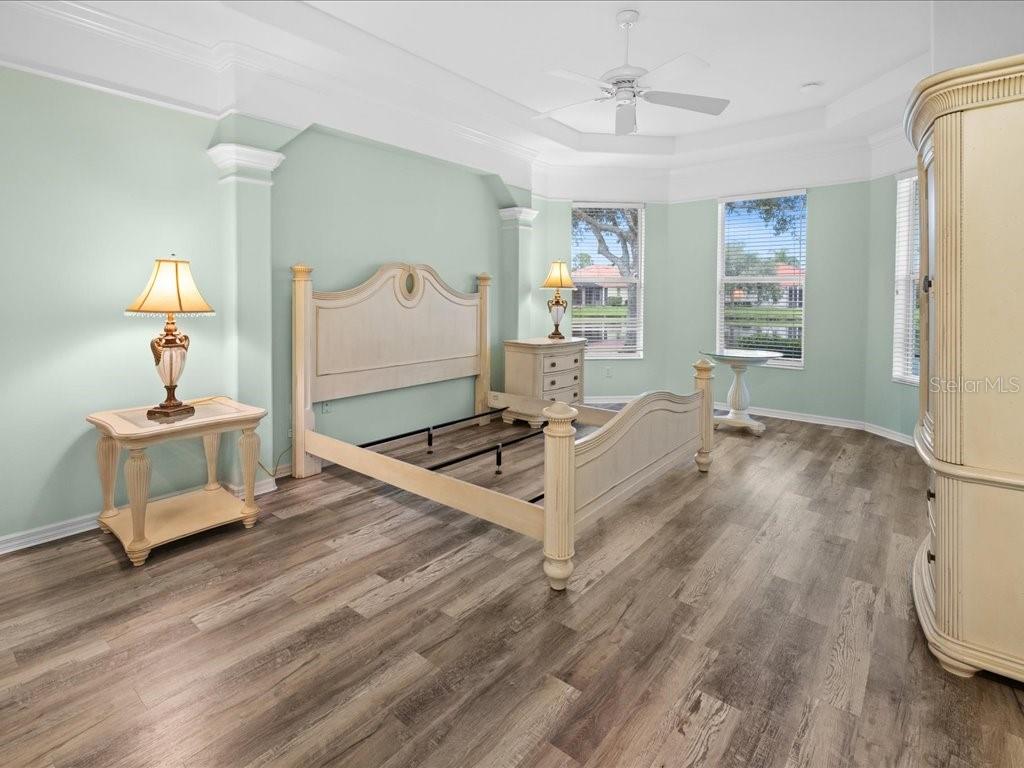 Image 25 of 61 For 3927 Whispering Oaks Drive