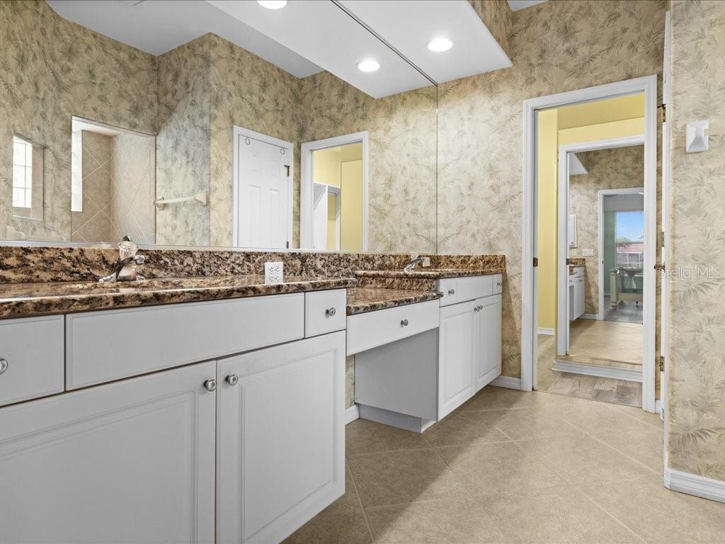 Image 28 of 61 For 3927 Whispering Oaks Drive