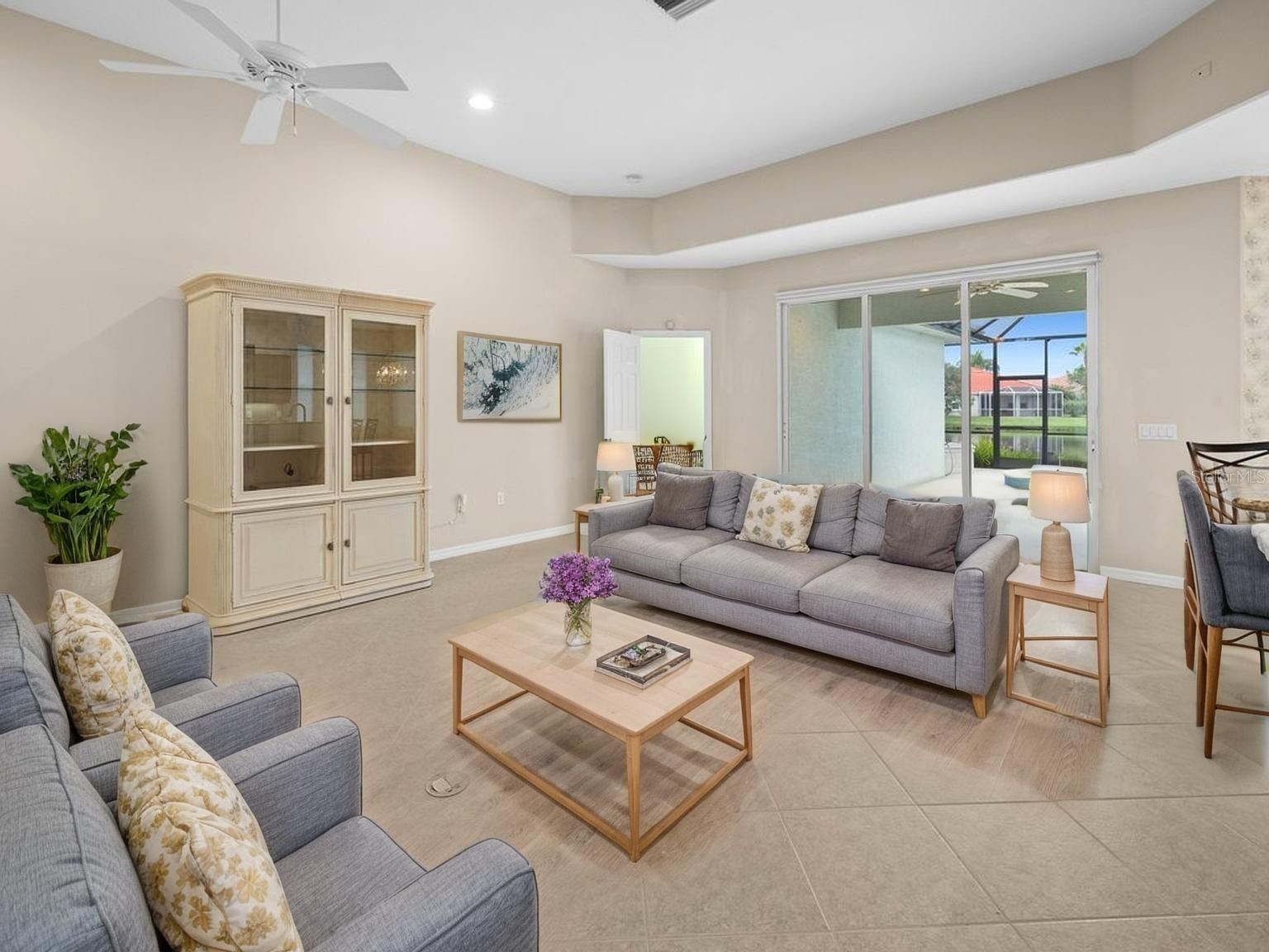 Image 6 of 61 For 3927 Whispering Oaks Drive