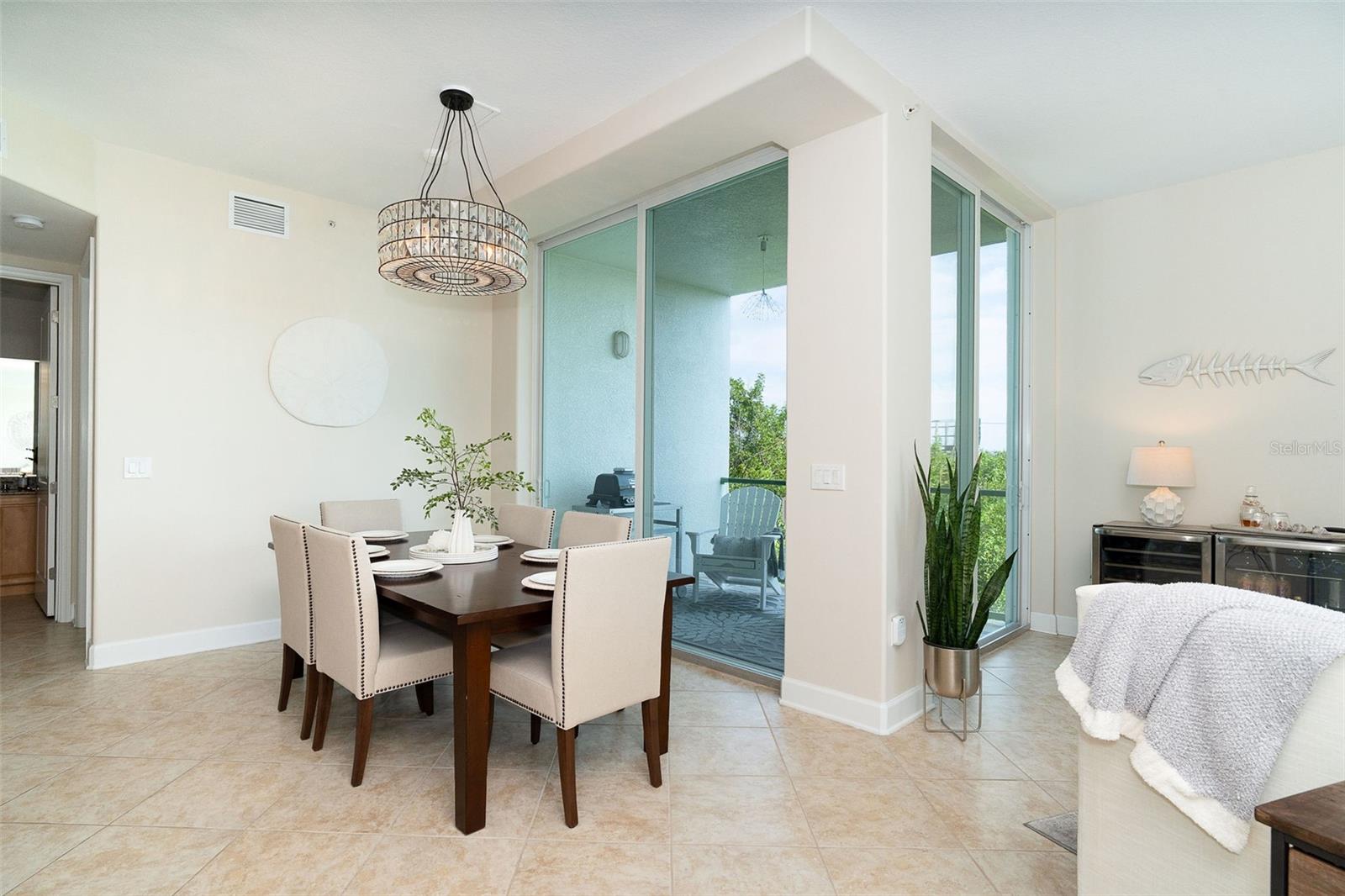 Image 11 of 49 For 1375 Beach Road 210