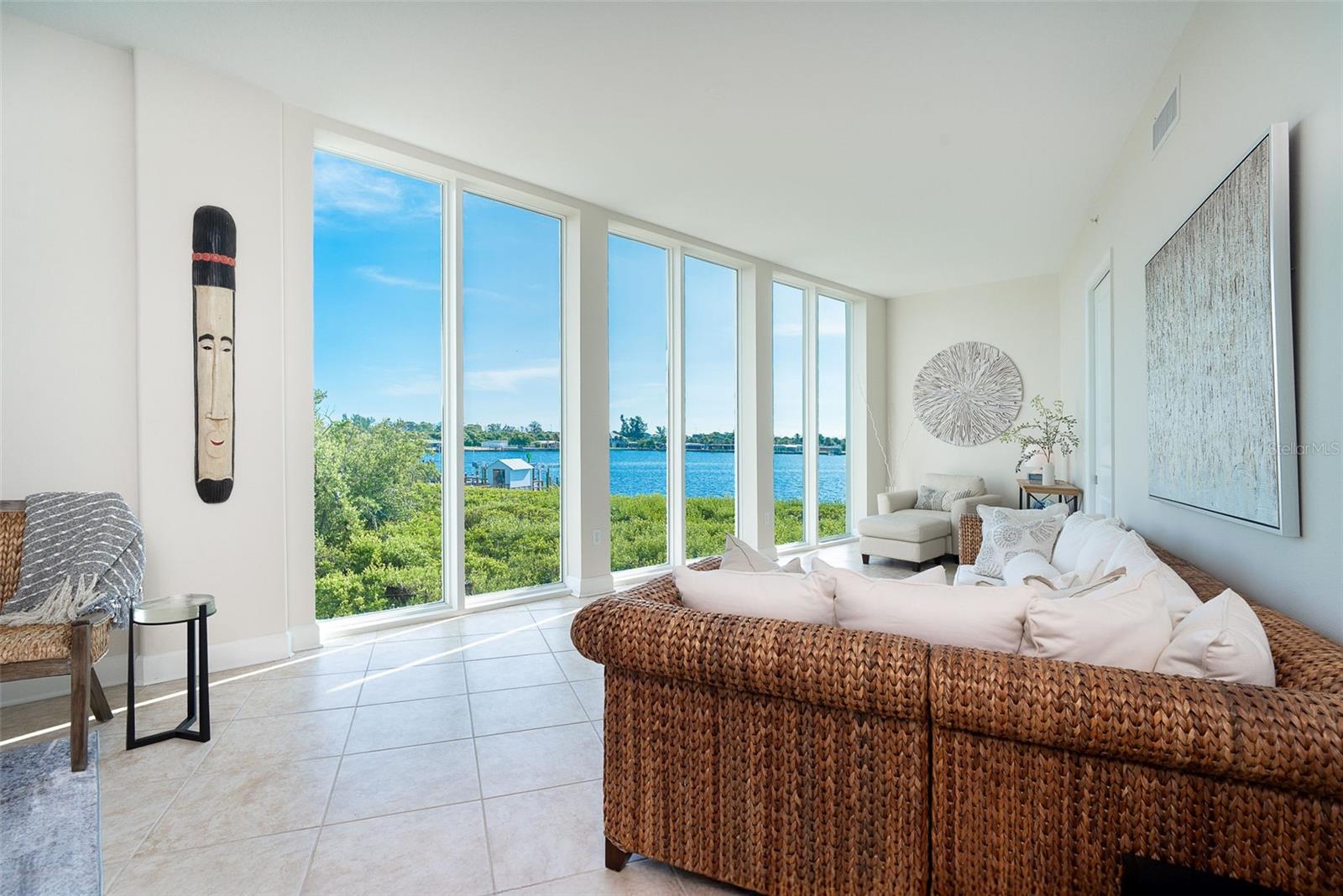 Image 16 of 49 For 1375 Beach Road 210