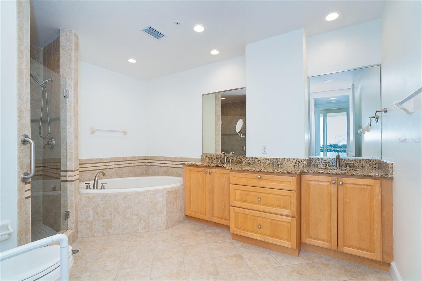 Image 32 of 49 For 1375 Beach Road 210