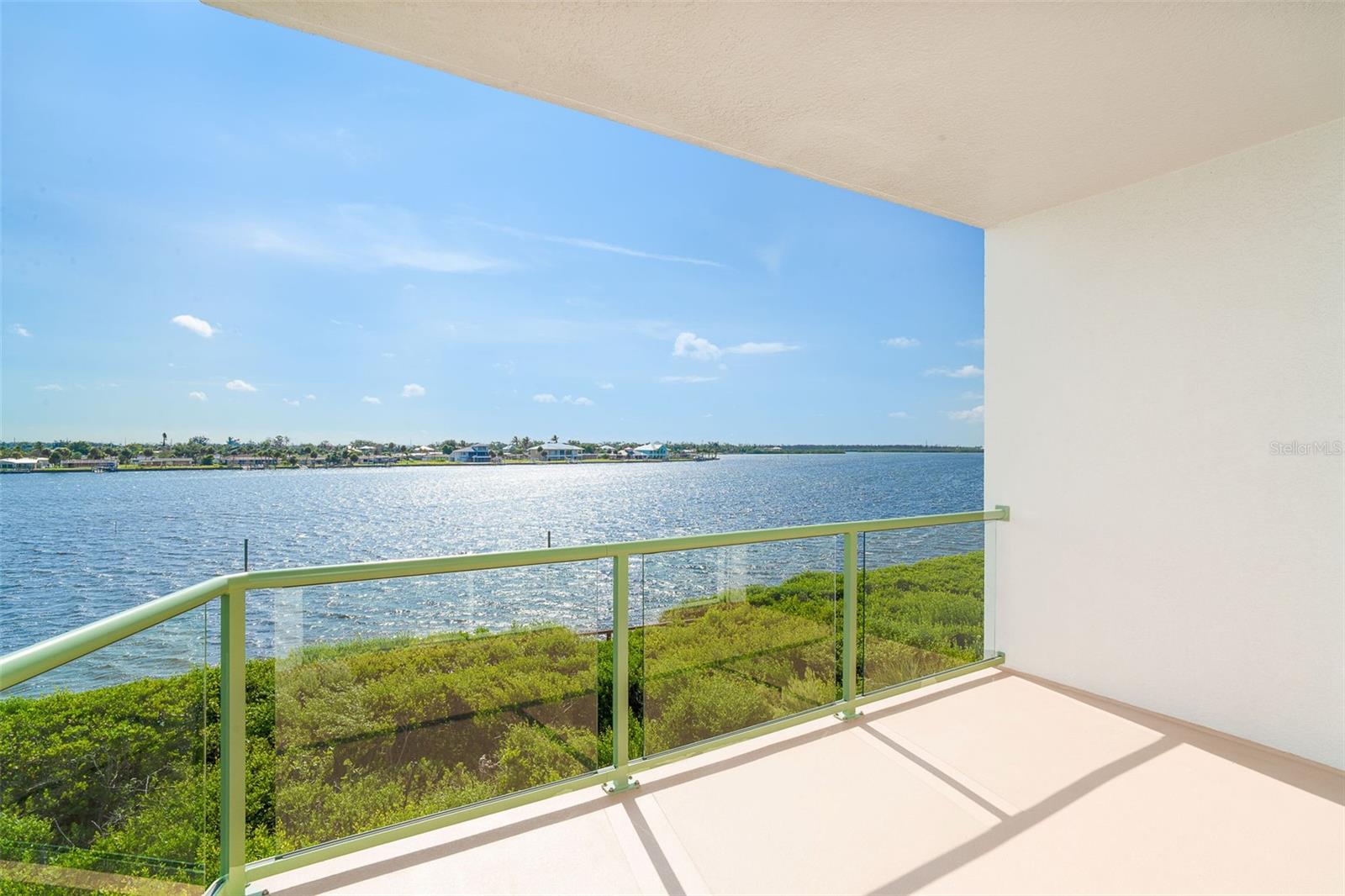 Image 39 of 49 For 1375 Beach Road 210