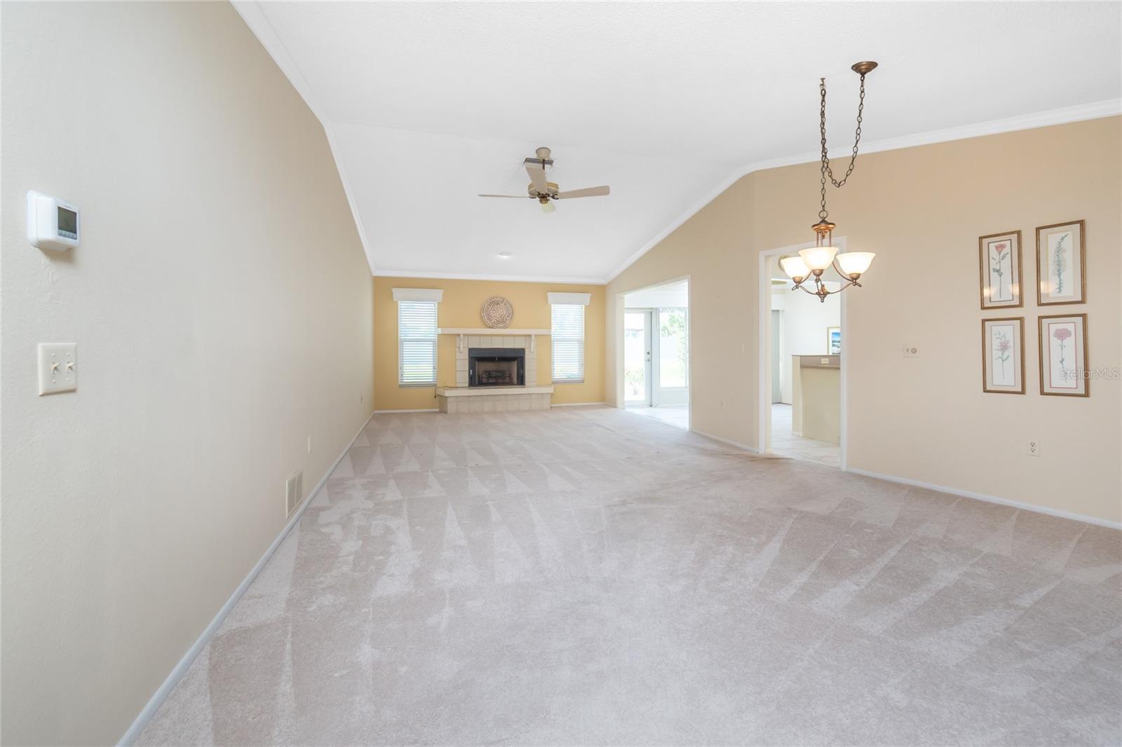Image 10 of 59 For 533 Foxwood Boulevard