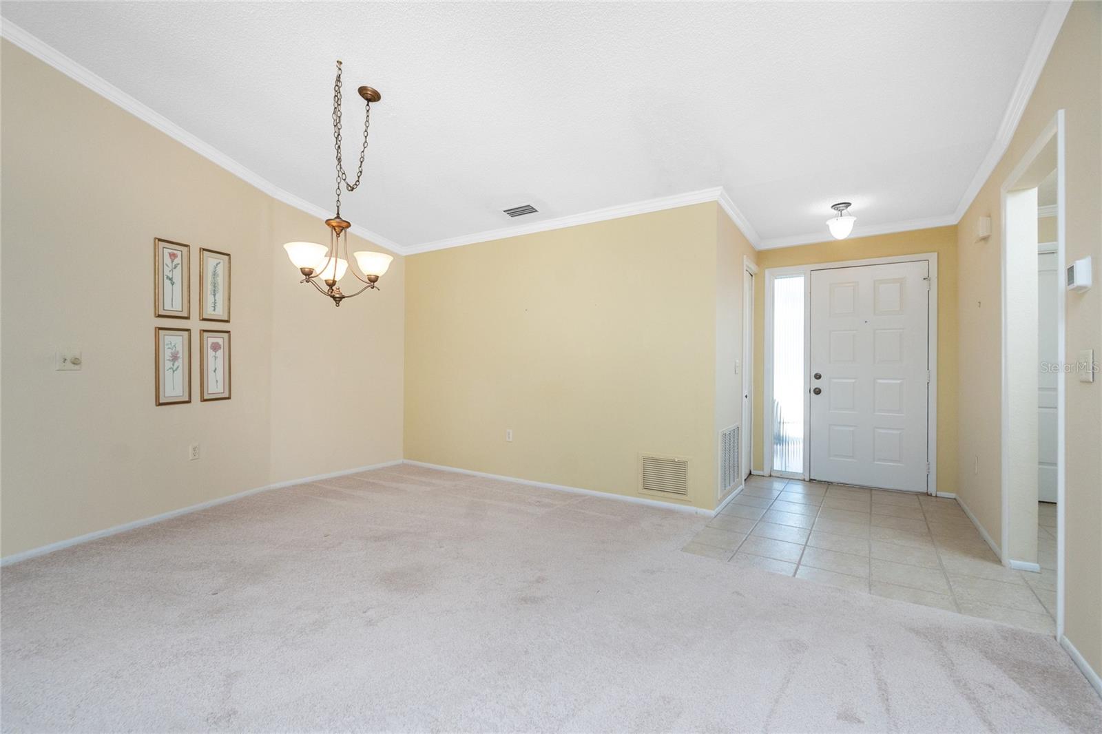 Image 14 of 59 For 533 Foxwood Boulevard