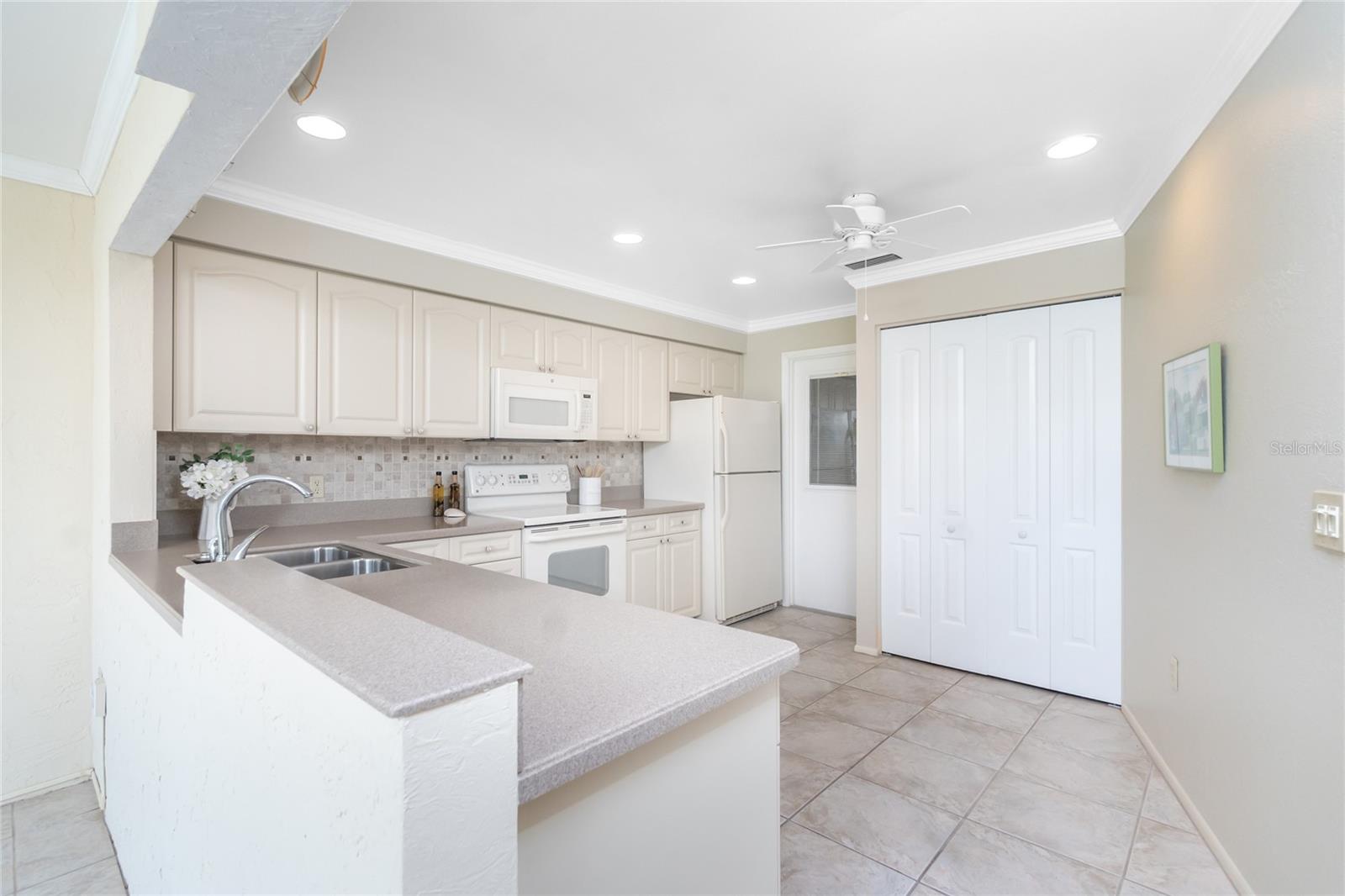 Image 18 of 59 For 533 Foxwood Boulevard
