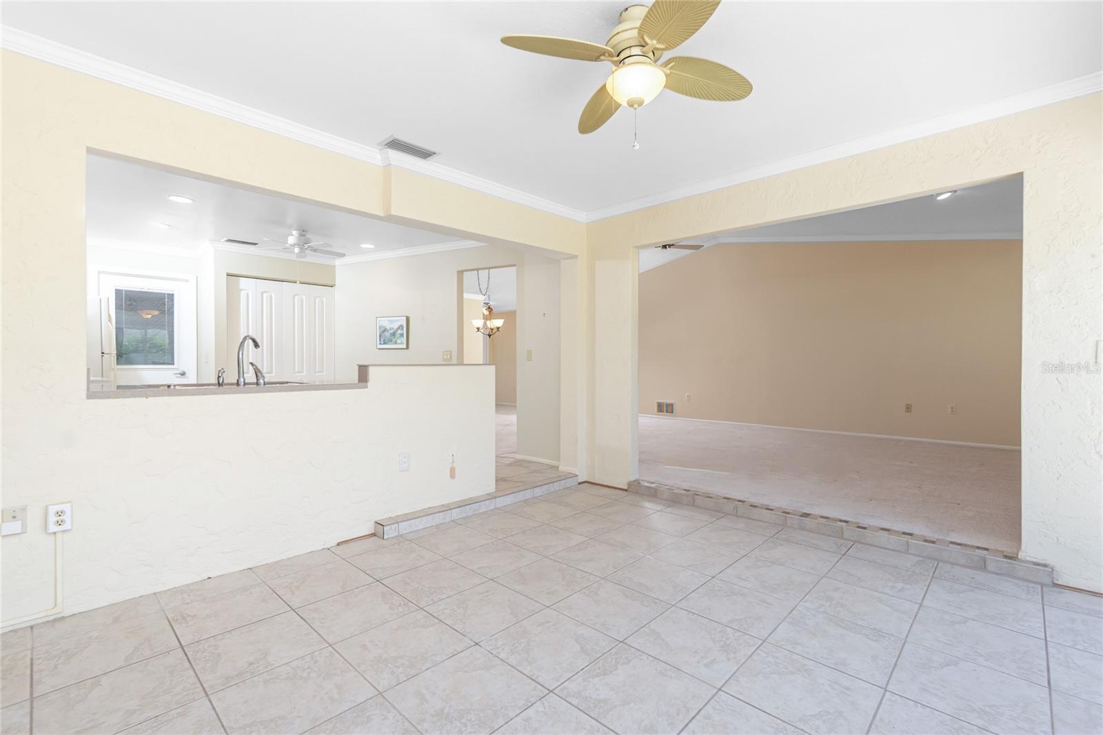 Image 20 of 59 For 533 Foxwood Boulevard