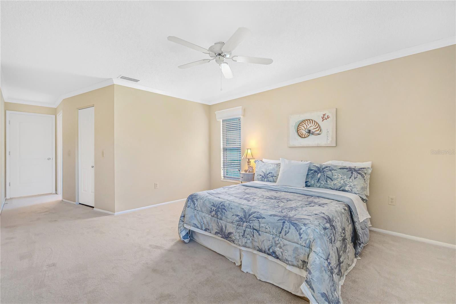 Image 24 of 59 For 533 Foxwood Boulevard