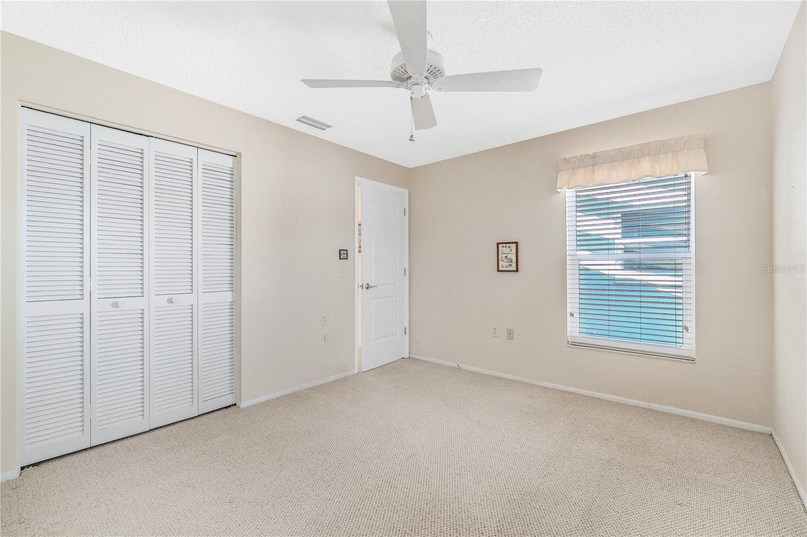 Image 29 of 59 For 533 Foxwood Boulevard