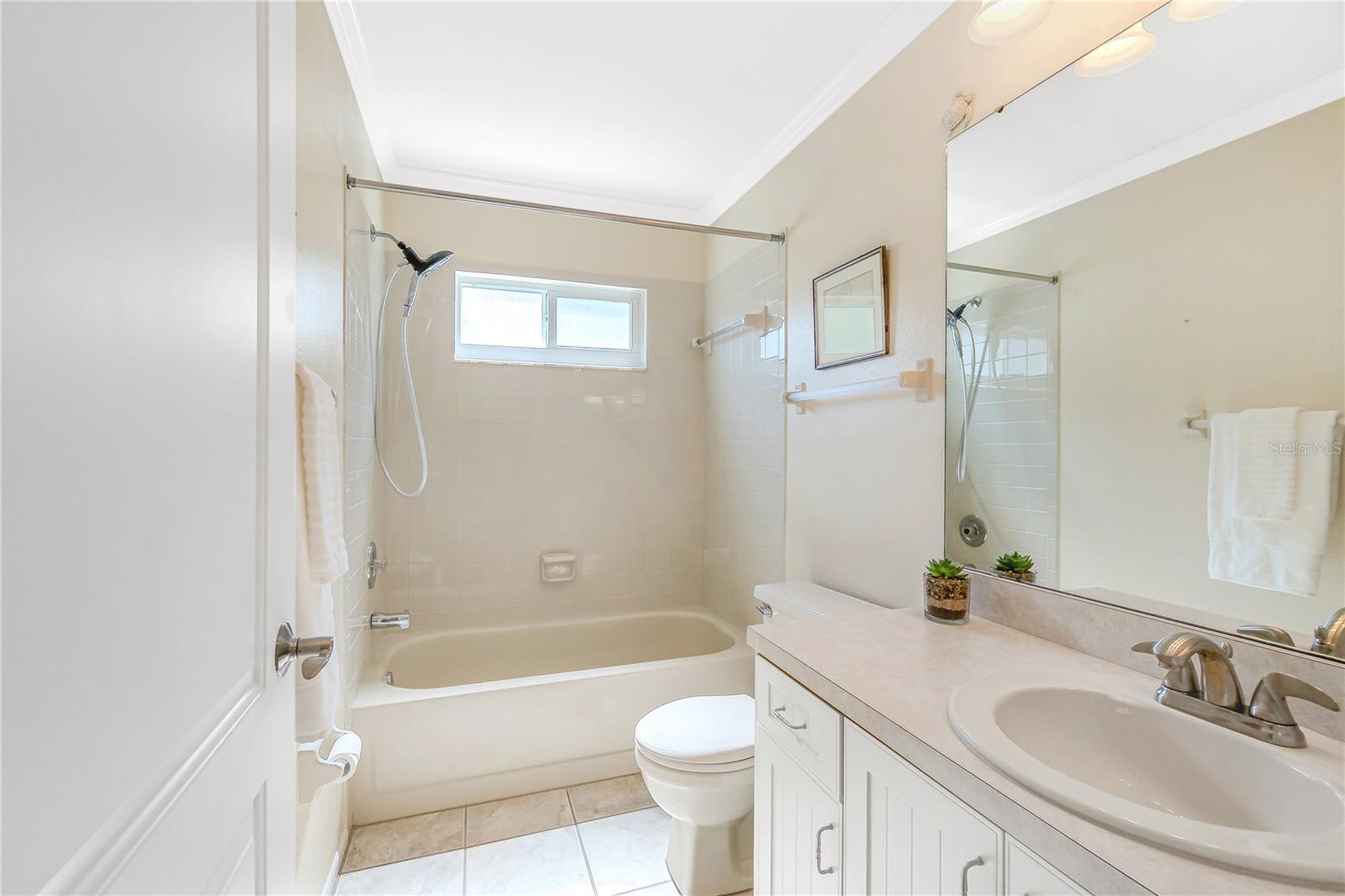 Image 30 of 59 For 533 Foxwood Boulevard