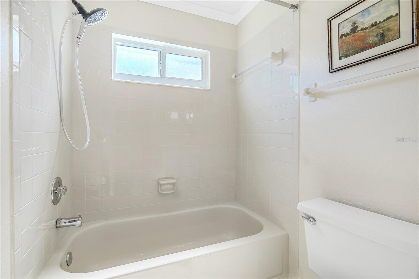 Image 31 of 59 For 533 Foxwood Boulevard