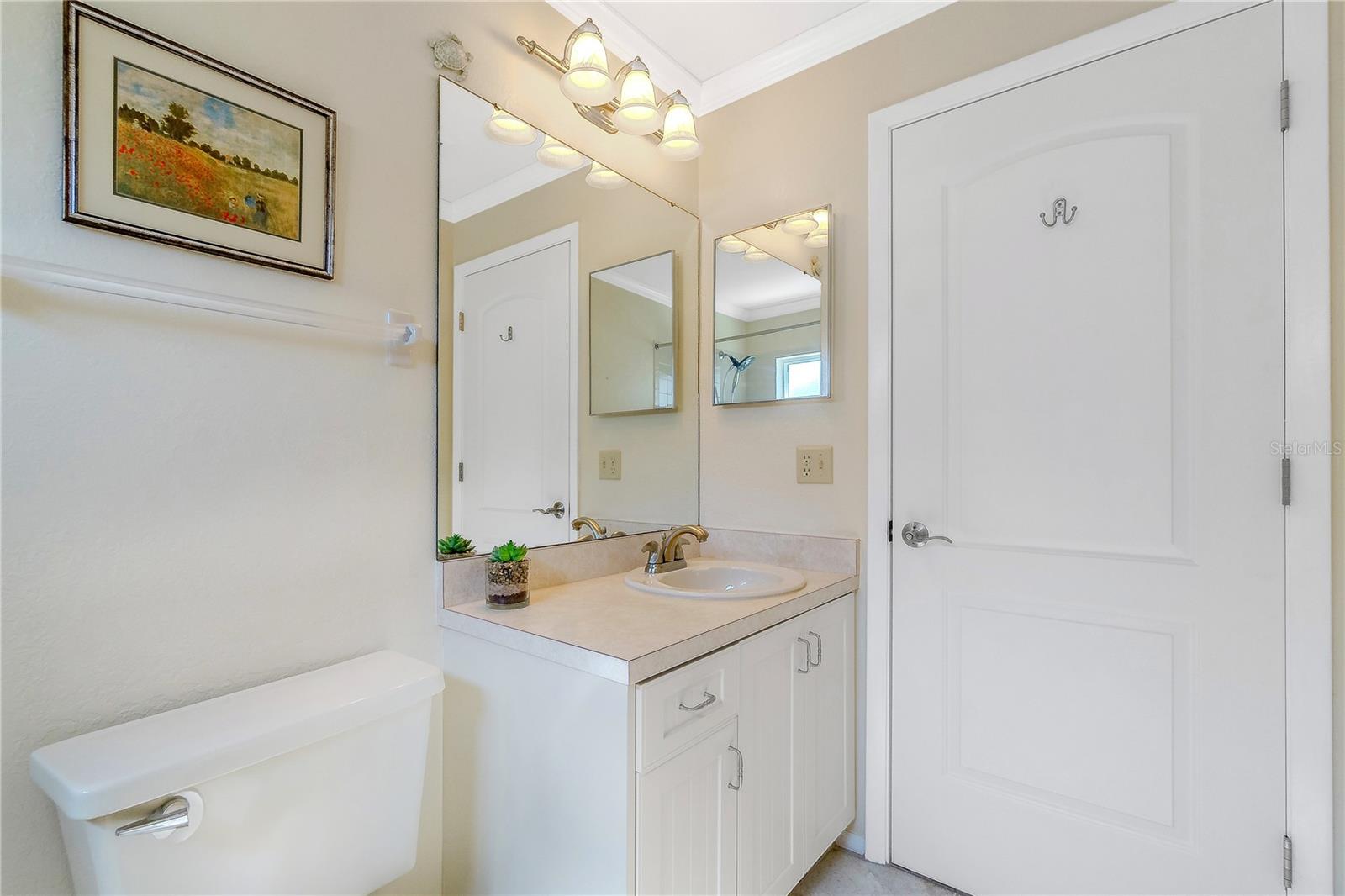 Image 32 of 59 For 533 Foxwood Boulevard