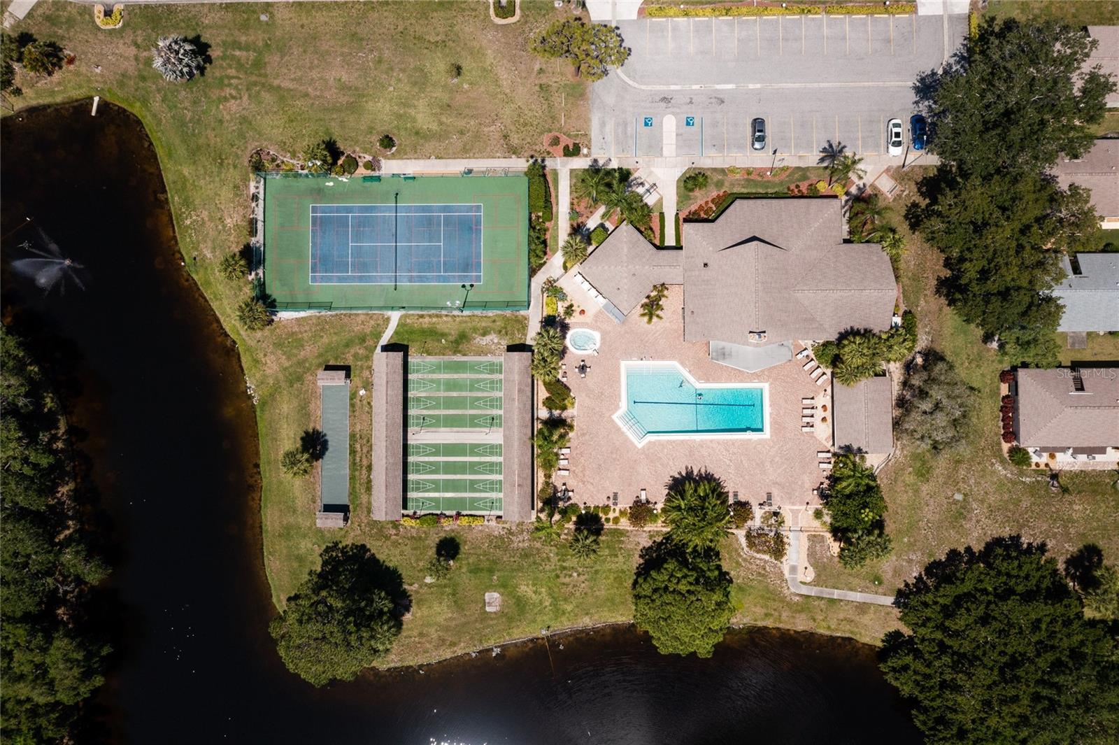 Image 46 of 59 For 533 Foxwood Boulevard