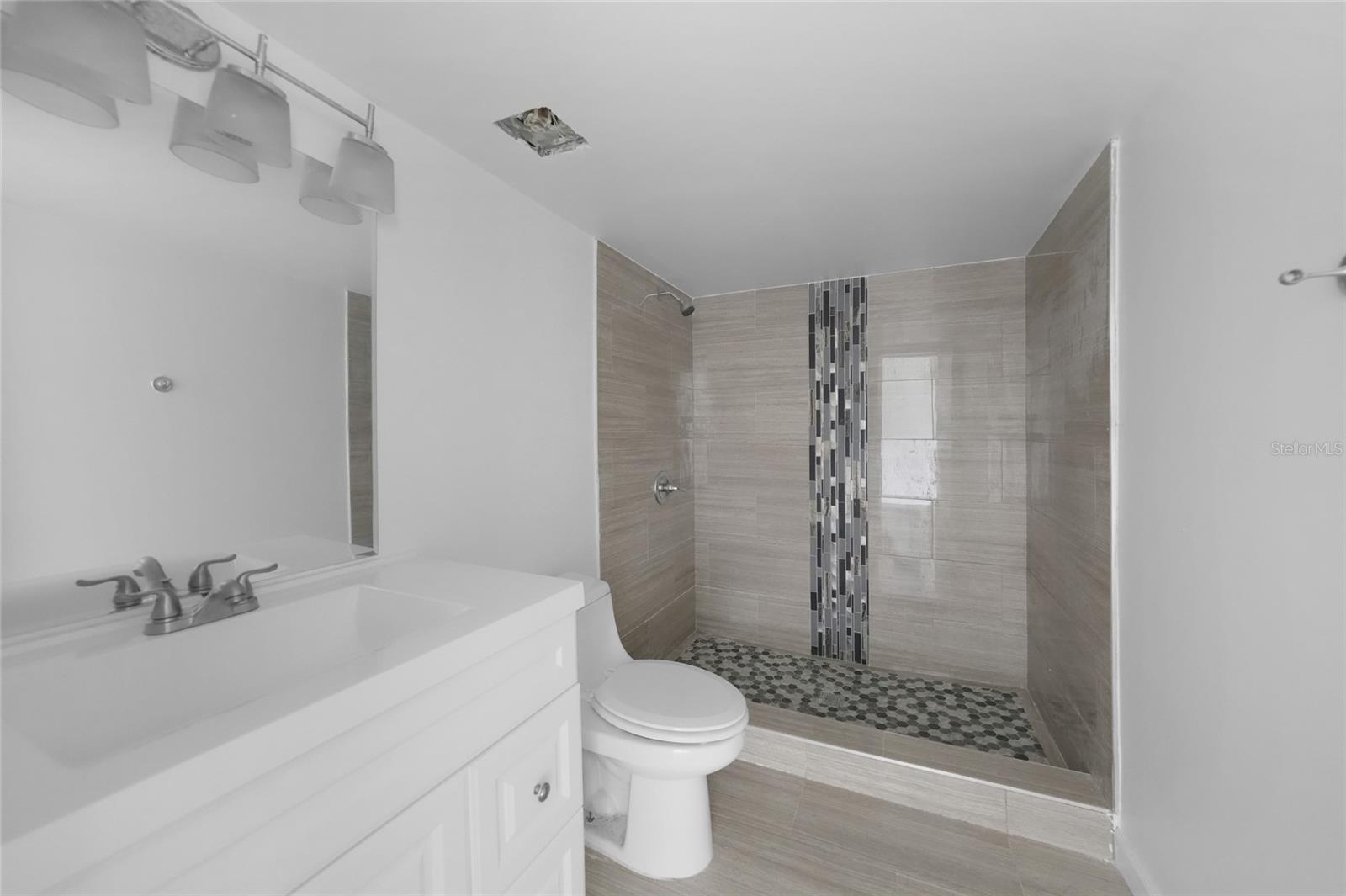 Image 11 of 27 For 2208 Anne Avenue