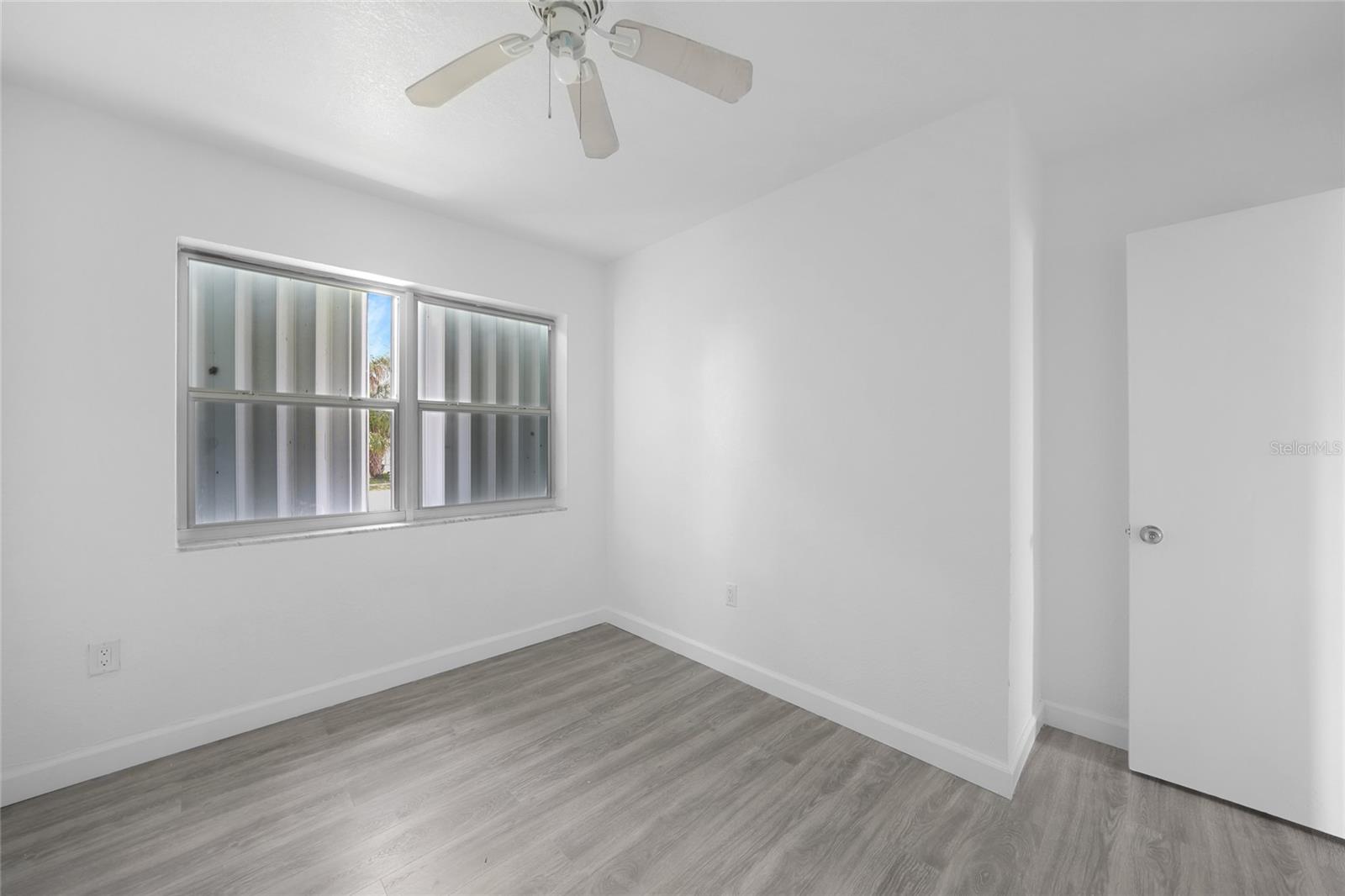 Image 13 of 27 For 2208 Anne Avenue