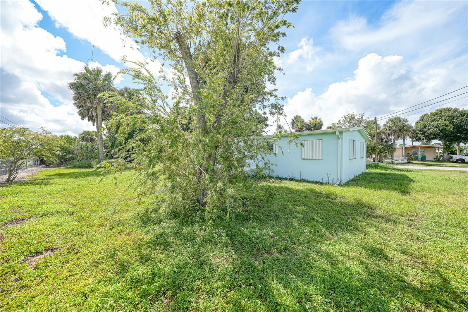 Image 25 of 27 For 2208 Anne Avenue